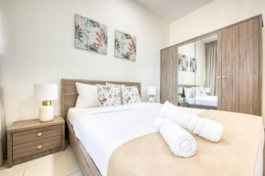 Luxurious master bed room ladies apartment only
